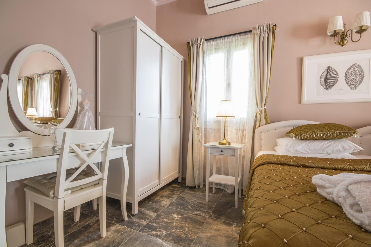 Symi Nautilus Luxury Suites ภายนอก รูปภาพ