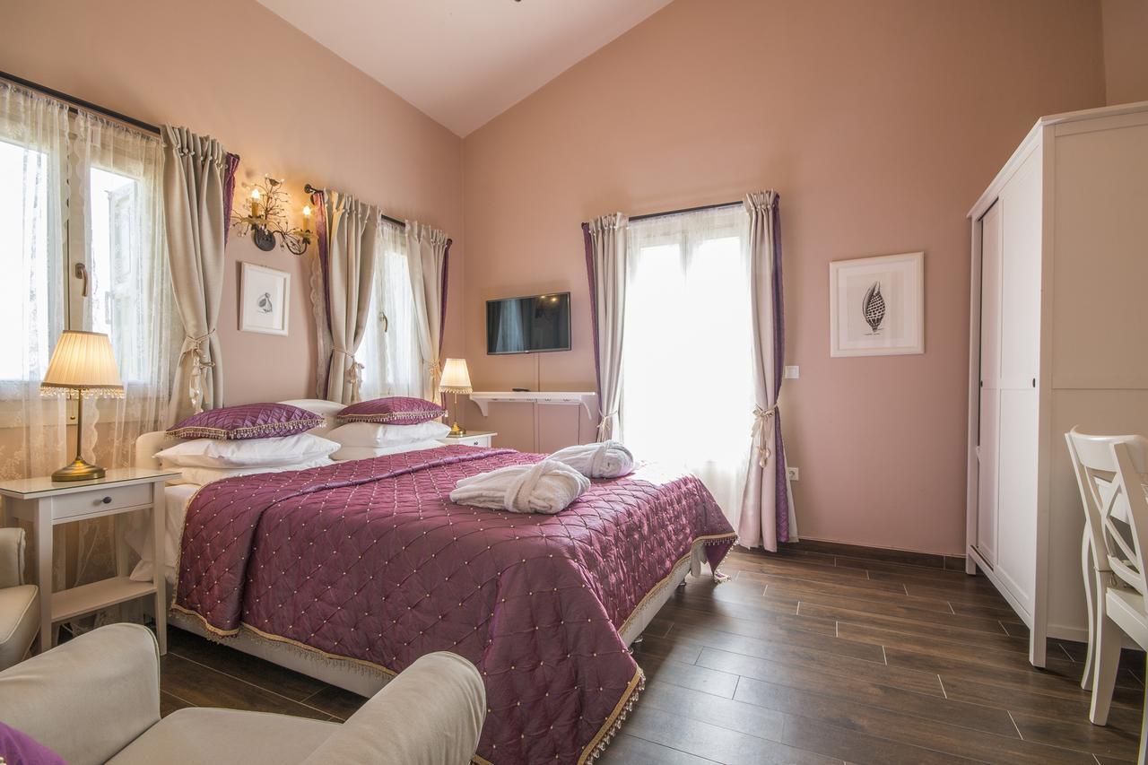Symi Nautilus Luxury Suites ภายนอก รูปภาพ