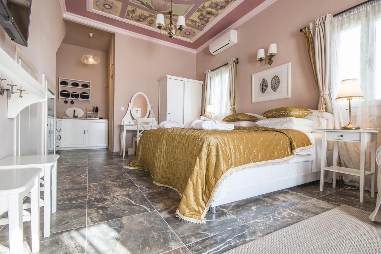 Symi Nautilus Luxury Suites ภายนอก รูปภาพ