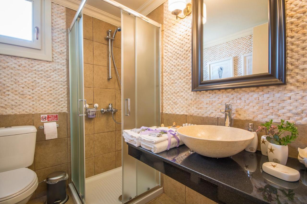 Symi Nautilus Luxury Suites ภายนอก รูปภาพ